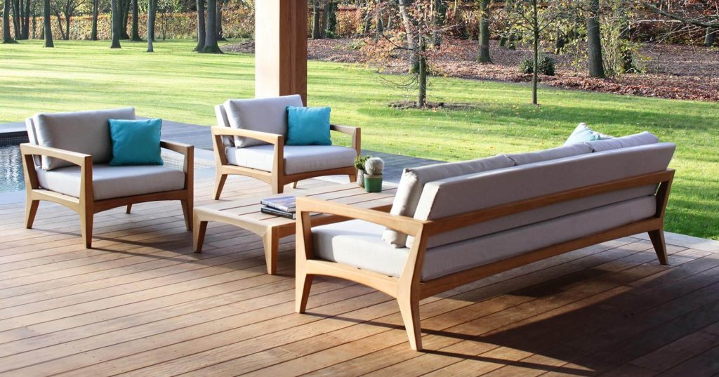 Лучшие материалы для уличной мебели: